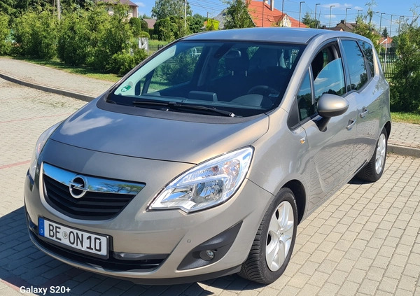 Opel Meriva cena 26900 przebieg: 185000, rok produkcji 2012 z Ruciane-Nida małe 172